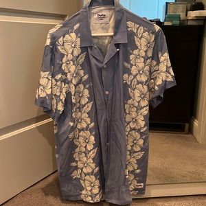 Duvin floral tropical short sleeve button down size small